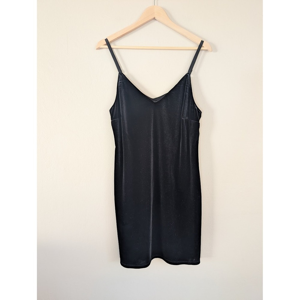 Sanctuary Black Velvet Mini Dress Spaghetti V Neck Sexy Slip Dress Classic Sz M